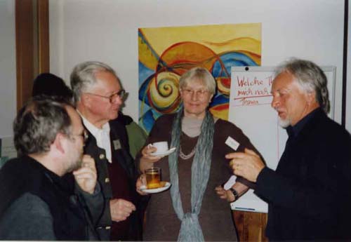 Dr. Ulrich Warnke (rechts) im Pausengespräch